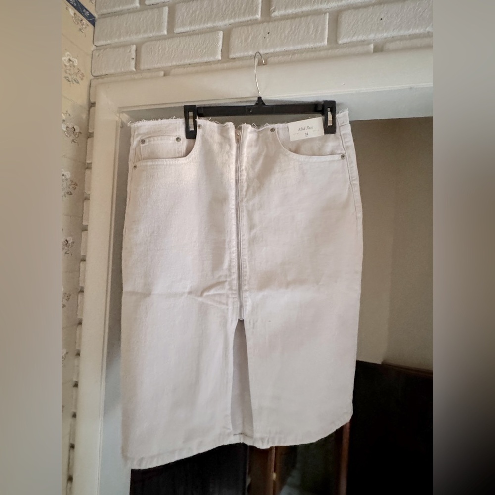 Chic White Denim Skirt Abercrombie & Fitch